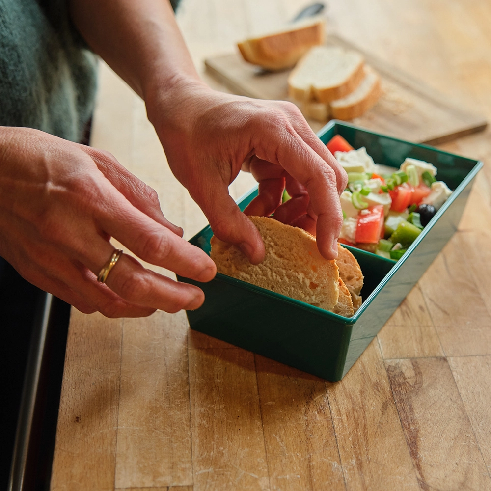 Tiny Thomas with division 