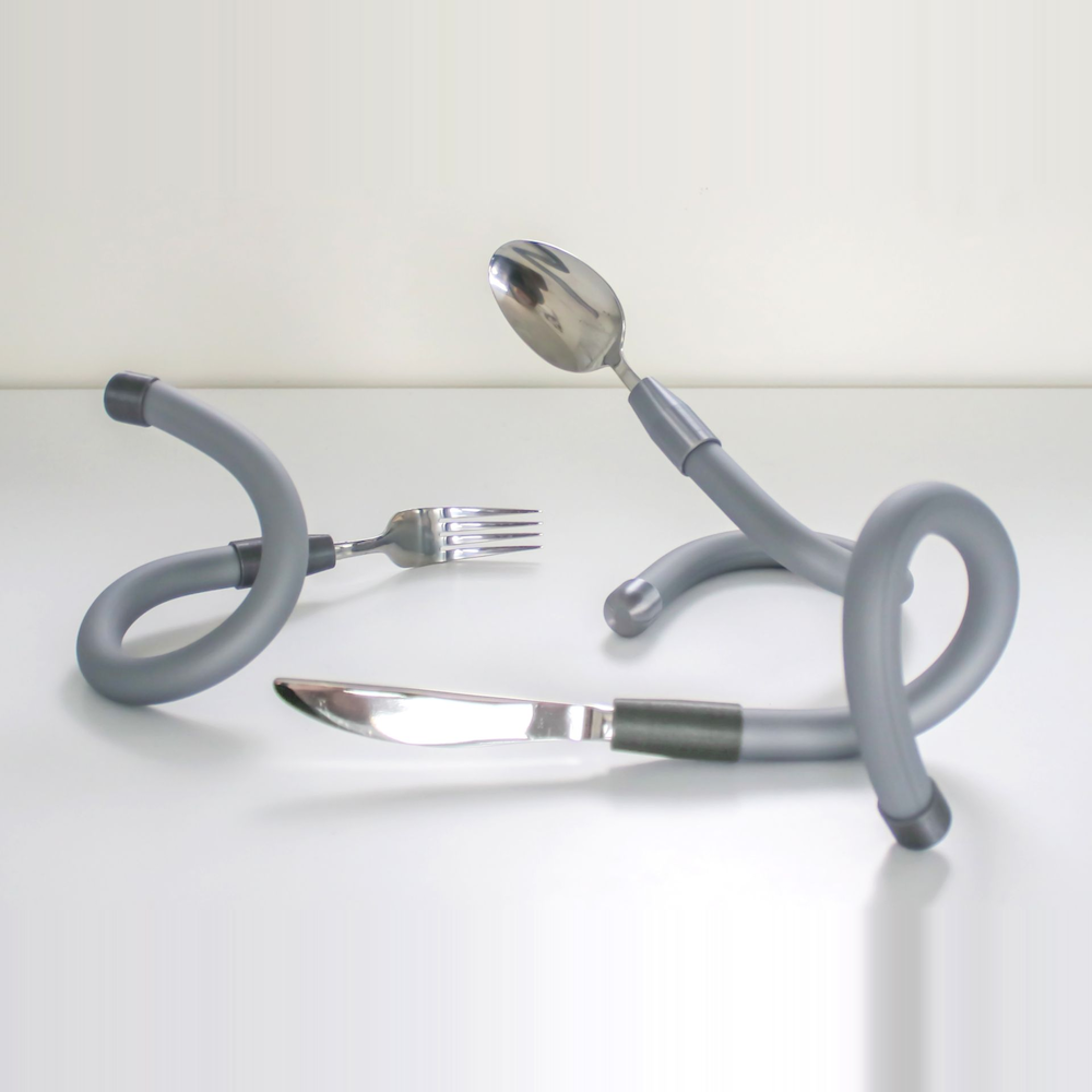 Stainless steel cutlery set with flexible handles