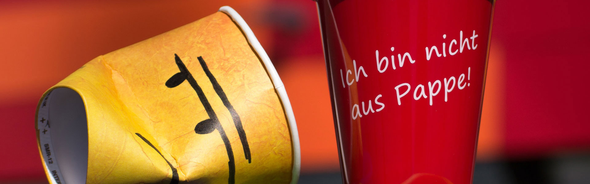 ORNAMIN-To go Mehrwegbecher Great Gloria Becher mit Dekor-Ich bin nicht aus Pappe