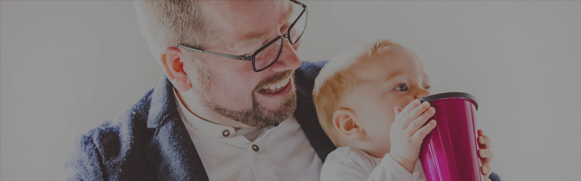 ORNAMIN-Ausgezeichnet Familienfreundlich-Banner mit Overlay