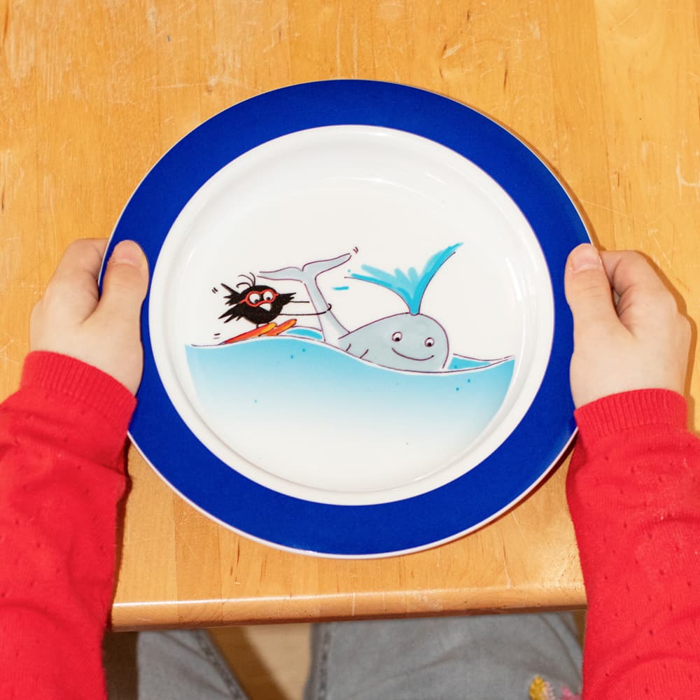 Small plate with sloped base for children Small plate with sloped base for children
