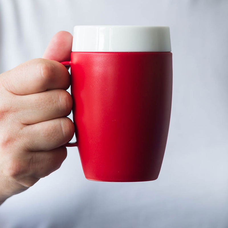 Mug with internal cone