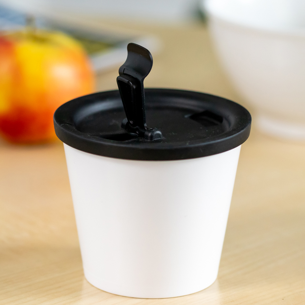 Little Lars with drinking lid Little Lars with drinking lid