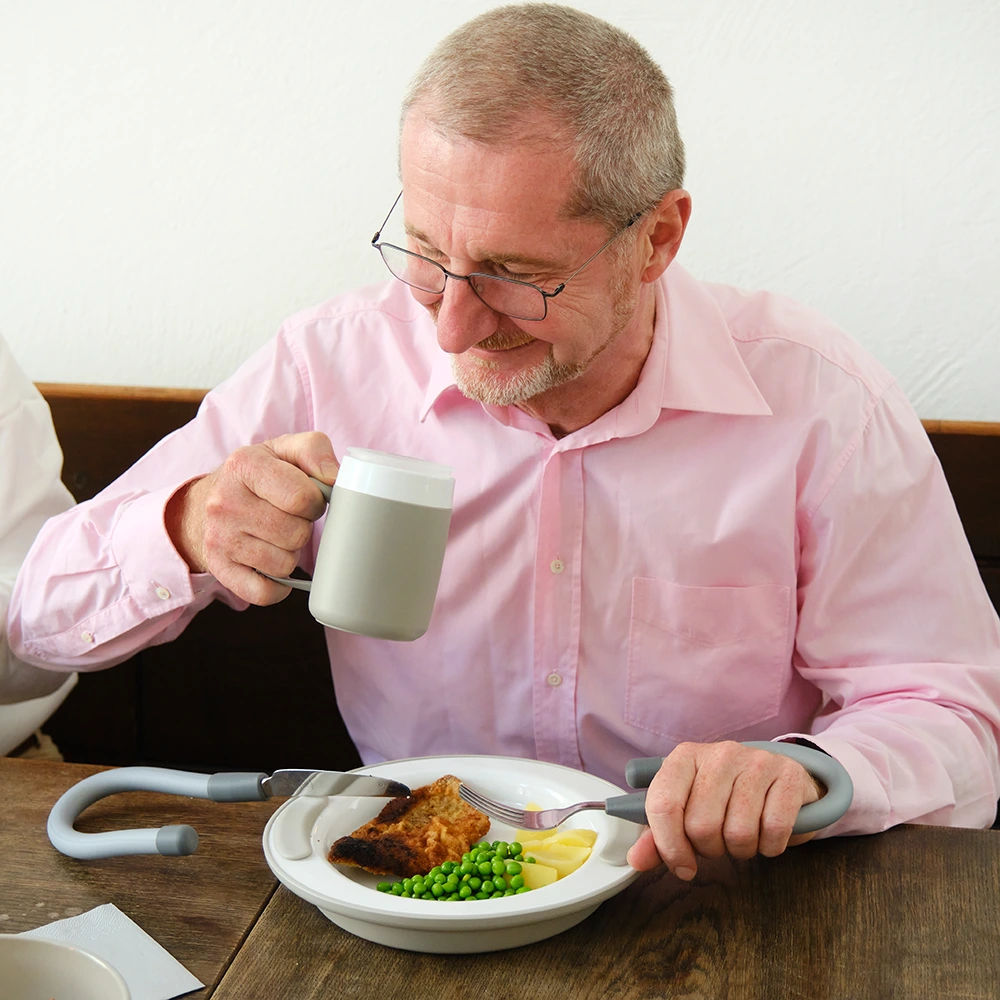 Mug with internal cone 